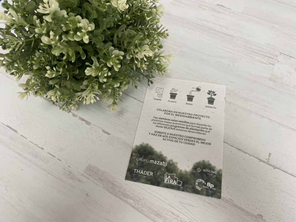Tarjetas en papel plantable